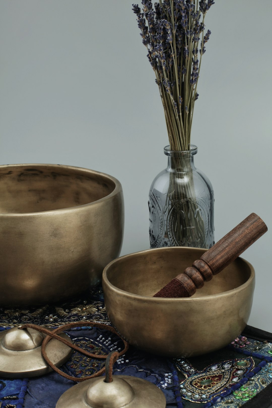Vibrational Sleep Therapy: Calming the Shen with Evening Sound Healing